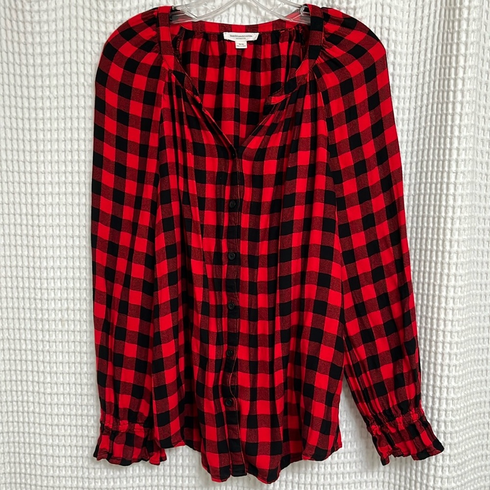 Beach Lunch Lounge Womens Plaid Button Down Shirt  Long Sleeve Red/black